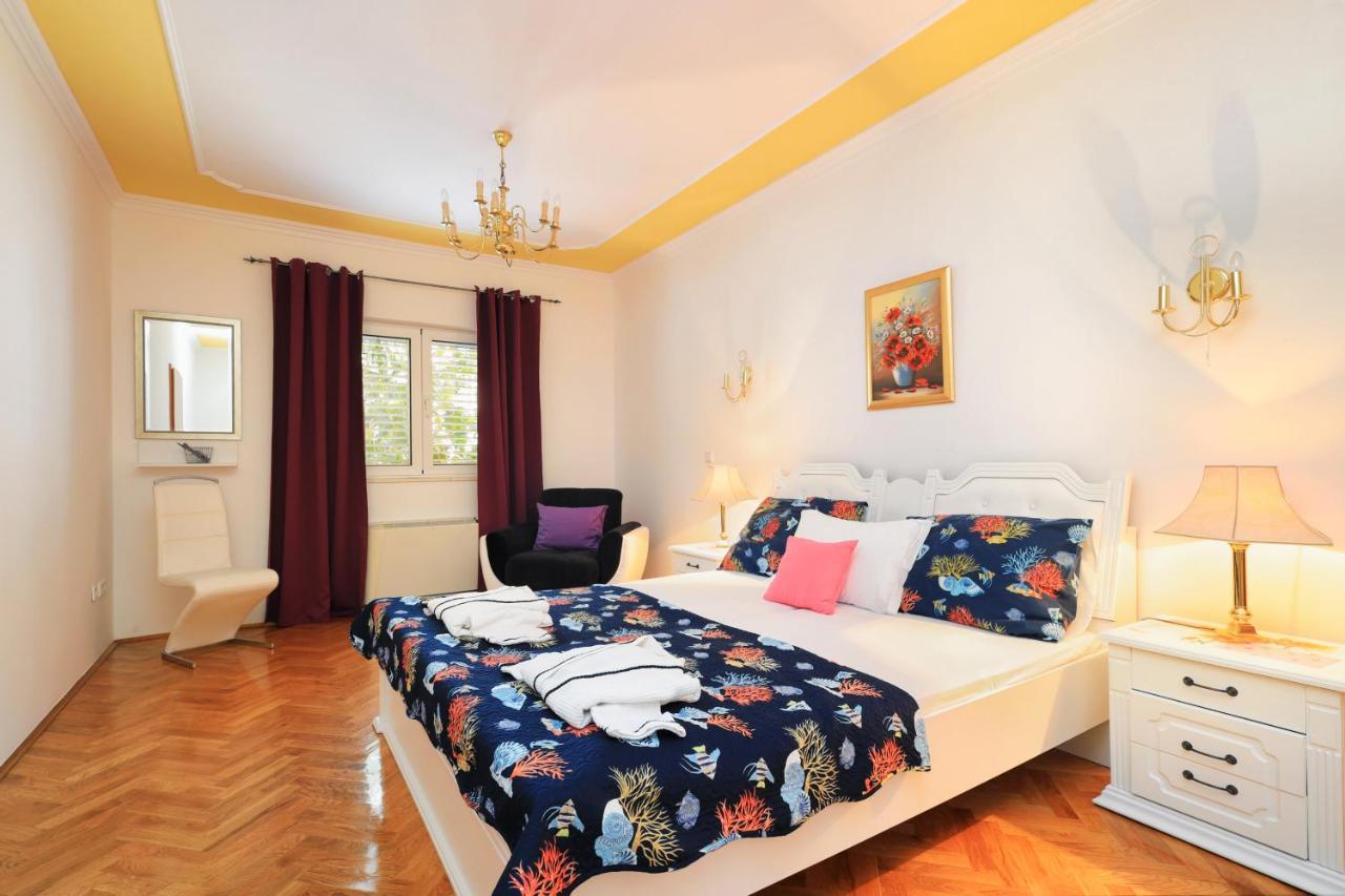 Family Friendly Seaside Apartments Brodarica, Sibenik - 15270 Exteriör bild