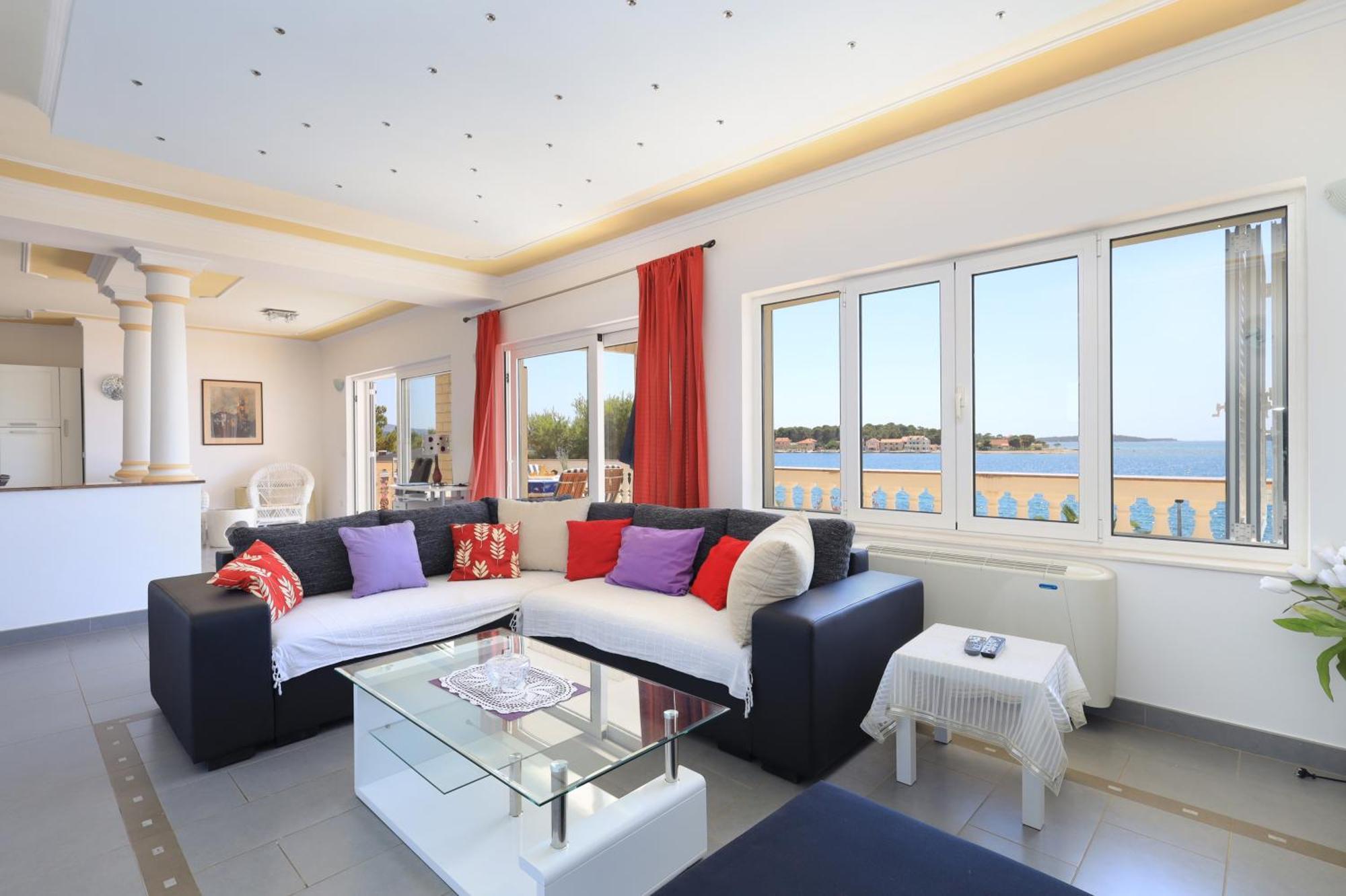 Family Friendly Seaside Apartments Brodarica, Sibenik - 15270 Rum bild