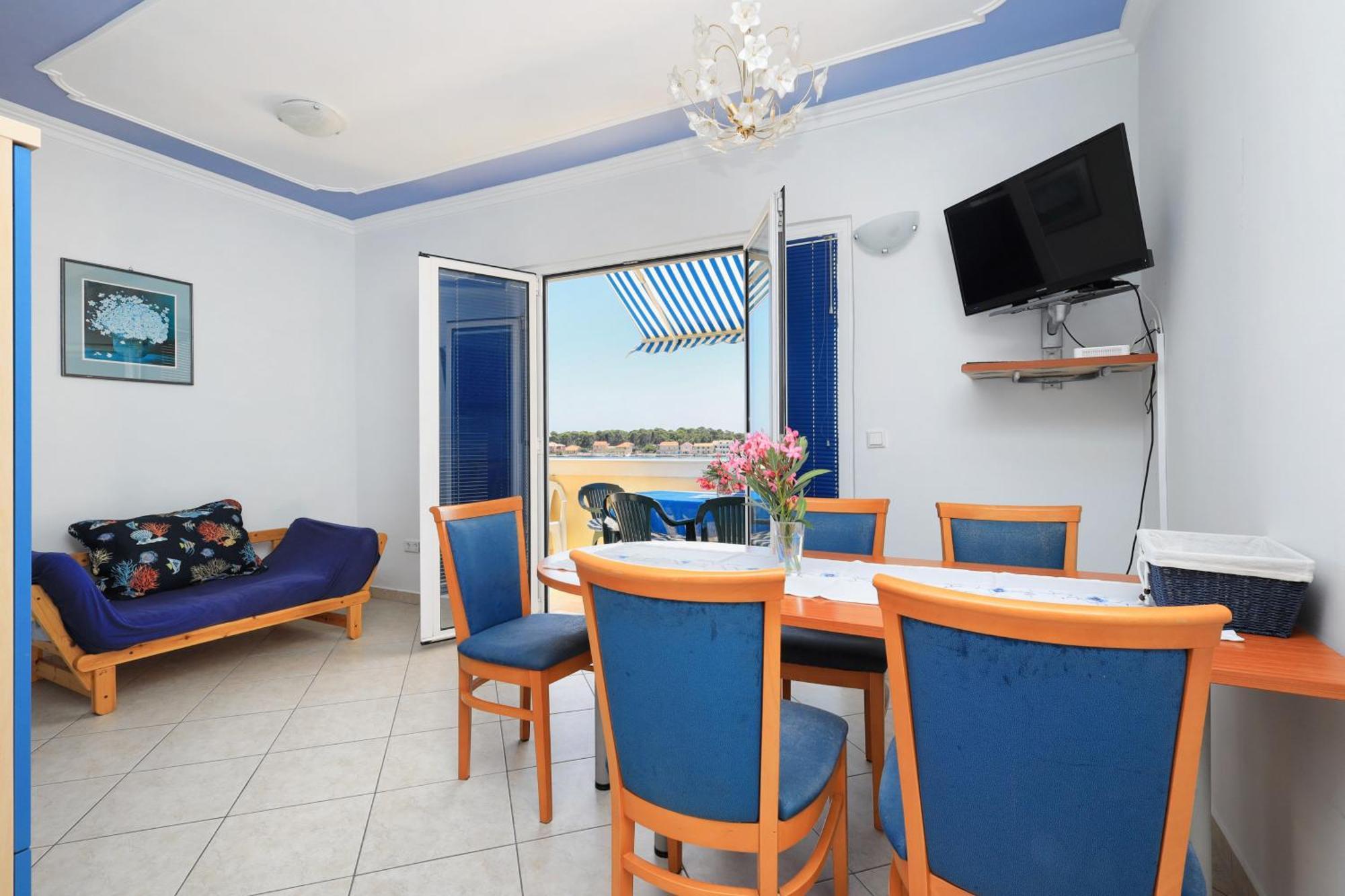 Family Friendly Seaside Apartments Brodarica, Sibenik - 15270 Rum bild